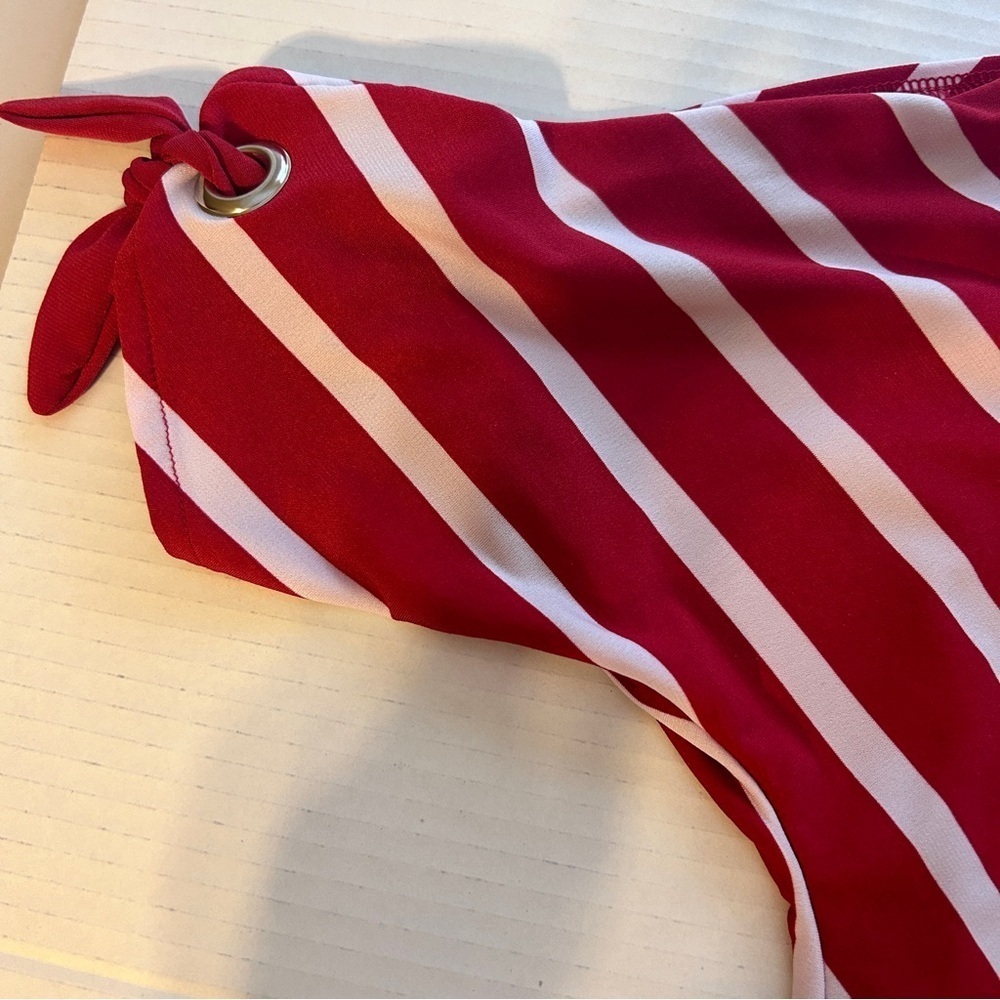 Croft & Barrow red and white short open sleeve womens medium top with ties - Picture 8 of 9